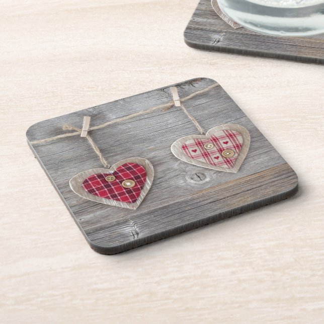 Posavasos Corazones sobre una tabla de madera (Lado Izquierdo)