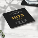 Posavasos Cuadrado De Papel 50.º Nombramiento de cumpleaños 1975 Moda elegante<br><div class="desc">Premium 50 Años Casas de Papel Negro y Oro Personalizado - Elegancia de Celebración. Celebre un cumpleaños de importancia con estilo con nuestras galas de papel de moda, calidad superior y 50 cumpleaños. Con un diseño exquisito con un llamativo color negro y dorado, estas galerías añaden un toque de lujo...</div>
