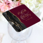 Posavasos Cuadrado De Papel Agate Geode Script Black Gold Burgundy Boda<br><div class="desc">Esta moderna y elegante montaña boda cuenta con un diseño de agate de color negro con un diseño geodésico adornado con falsos purpurinas de oro. Personalizar fácilmente el texto de color dorado en un fondo burdeos, con los nombres de la novia y el novio en caligrafía escrita a mano sobre...</div>