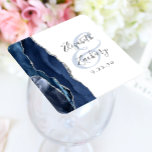 Posavasos Cuadrado De Papel Agate Geode Script Navy Blue Silver Boda<br><div class="desc">Esta moderna y elegante montaña boda presenta un diseño de agate geodésico color azul marino adornado con un falso purpurina plateado. Personalizar fácilmente el texto gris carbón en un fondo blanco, con los nombres de la novia y el novio en caligrafía de escritura a mano sobre una gran pandilla azul...</div>