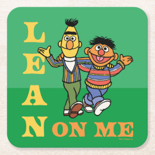 Posavasos Cuadrado De Papel Barrio Sésamo   Bert y Ernie Lean sobre mí