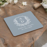 Posavasos Cuadrado De Papel Boda de Monograma Floral Azul Dusty Escudo Moderno<br><div class="desc">Añada un toque elegante a su celebración con la escayola de papel cuadrada del Escudo Monograma Moderno. Con un sofisticado diseño de escudo de monograma, estas galerías son perfectas para bodas, fiestas de compromiso o duchas de novias. La elegante forma cuadrada y el papel absorbente de alta calidad protegen las...</div>