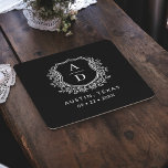 Posavasos Cuadrado De Papel Boda de Monograma Negro Escudo Floral Elegante<br><div class="desc">Añada un toque elegante a su celebración con la escayola de papel cuadrada del Escudo Monograma Moderno. Con un sofisticado diseño de escudo de monograma, estas galerías son perfectas para bodas, fiestas de compromiso o duchas de novias. La elegante forma cuadrada y el papel absorbente de alta calidad protegen las...</div>