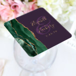 Posavasos Cuadrado De Papel Boda de morado de oro verde esmeralda con guión ag<br><div class="desc">Esta moderna y elegante montaña boda presenta un diseño de agate geodésico de color verde esmeralda adornado con un falso purpurina de oro. Personalizar fácilmente el texto de color dorado sobre un fondo morado, con los nombres de la novia y el novio en caligrafía escrita a mano sobre una gran...</div>