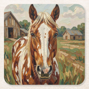 Posavasos Cuadrado De Papel Caballo marrón y blanco bonito en una granja rústi