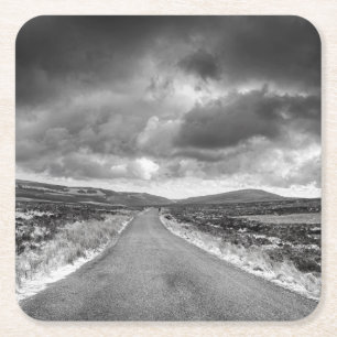 Posavasos Cuadrado De Papel Camino en temporal de lluvia