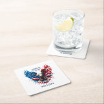 Posavasos Cuadrado De Papel Colores patrióticos personalizados Águila audaz de<br><div class="desc">Celebra tu amor por Estados Unidos con un diseño sorprendente, con un águila audaz adornado con vivos colores patrióticos de la bandera estadounidense y complementado con una elegante tipografía de personalizado azul marino. Esta impresionante pieza es el regalo final para cualquier celebración del 4 de julio, ¡seguro que impresionará a...</div>