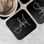 Posavasos Cuadrado De Papel Crear Su Propio Monograma Personalizado Y Script D<br><div class="desc">Cree su propia montaña de papel personalizada con su nombre y monograma manuscritos personalizados. Para editar esta plantilla de diseño, cambie los campos de texto como se muestra arriba. Puede agregar fácilmente más texto o imágenes, fuentes personalizares y colores. ¡Trate o haga el regalo perfecto para la familia, amigos, padres...</div>