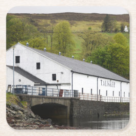 Posavasos Cuadrado De Papel Destilería de whisky talisker en Skye, Escocia