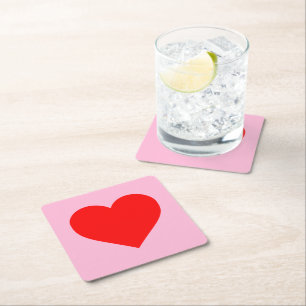 Posavasos Cuadrado De Papel El corazón rojo golpea al pastel rosado