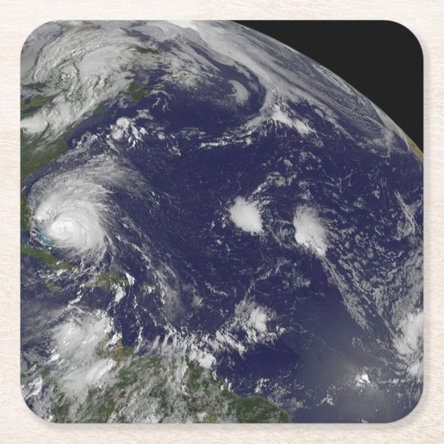 Posavasos Cuadrado De Papel El Huracán Irene Se Desplaza Por Las Bahamas. (Anverso)