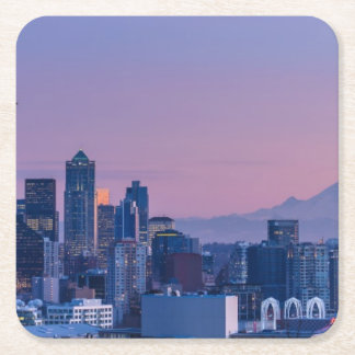 Posavasos Cuadrado De Papel El Monte Rainier en el fondo