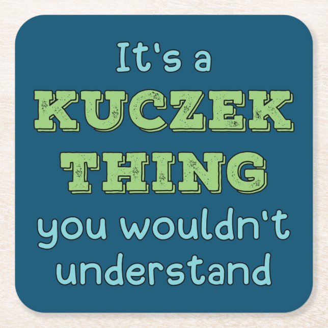 Posavasos Cuadrado De Papel Es algo de Kuczek (Anverso)