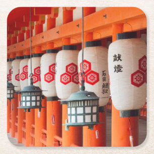 Posavasos Cuadrado De Papel Faroles dentro del Santuario Itsukushima