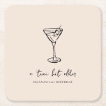 Posavasos Cuadrado De Papel Fiesta de cumpleaños personalizada de más edad de<br><div class="desc">Añada un toque elegante a su celebración con estas galerías fiestas de papel personalizadas con un minimalista diseño de vidrio martini dibujado a mano. Perfecto para una fiesta de cumpleaños "Tini Bit Older", pueden ser personalizados con tu elección de texto, colores y tipos de letra para que coincidan con tu...</div>