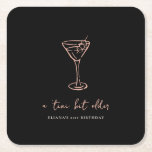 Posavasos Cuadrado De Papel Fiesta de cumpleaños personalizada de más edad de<br><div class="desc">Añada un toque elegante a su celebración con estas galerías fiestas de papel personalizadas con un minimalista diseño de vidrio martini dibujado a mano. Perfecto para una fiesta de cumpleaños "Tini Bit Older", pueden ser personalizados con tu elección de texto, colores y tipos de letra para que coincidan con tu...</div>