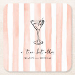 Posavasos Cuadrado De Papel Fiesta de cumpleaños personalizada de más edad de<br><div class="desc">Añada un toque elegante a su celebración con estas tardes personalizadas de cumpleaños que incluyen una moderna copa martiní dibujada a mano sobre un fondo de rayas de cabaña color melocotón. Diseñadas para una fiesta de cumpleaños "Tini Bit Older", pueden ser personalizadas con cualquier texto, color y fuentes para que...</div>