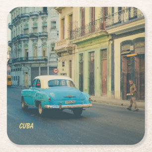 Posavasos Cuadrado De Papel Fotografía callejera de un coche clásico vintage e