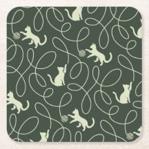 Gato Neutral Terroso y Verde Sábio Bosque con Bola