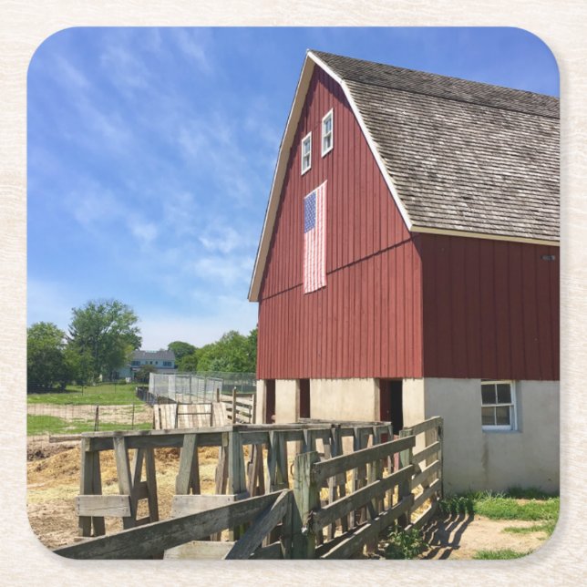 Posavasos Cuadrado De Papel Granjas | Granero Rojo Con Bandera Estadounidense (Anverso)