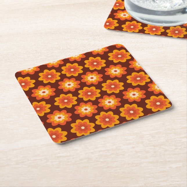 Posavasos Cuadrado De Papel Groovy retro 70 patrón de flor boho hippie naranja (En perspectiva)