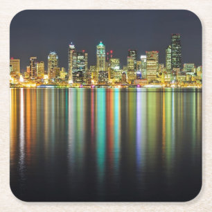 Posavasos Cuadrado De Papel Horizonte de Seattle en la noche con la reflexión