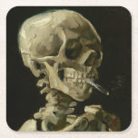 Posavasos Cuadrado De Papel Jefe del esqueleto con el cigarrillo de Van Gogh<br><div class="desc">El jefe de un esqueleto con el cigarrillo ardiente de Vincent van Gogh, aceite en la lona 1886, es un estudio pintado del aceite de un cráneo humano y de un esqueleto superior, en la boca cuyo el artista insertó un cigarrillo ardiente, produciendo un efecto que es macabro y chistoso....</div>