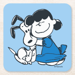 Posavasos Cuadrado De Papel Lucy Hugging Snoopy
