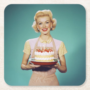 Posavasos Cuadrado De Papel Mamá retro sostiene un pastel de celebración