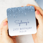 Posavasos Cuadrado De Papel Moda Purpurina Azul goteo 21 Fiesta de cumpleaños<br><div class="desc">Estas taras de papel fiesta de 21 años de moda presentan un purpurina azul brillante con un borde azul turbio y un fondo azul oscuro. Personalízalos con el nombre del invitado de honor en escritura a mano azul,  con su cumpleaños y fecha debajo en letra sans serif.</div>