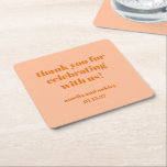 Posavasos Cuadrado De Papel Naranja de bolas en negrita Boda personalizada Ret<br><div class="desc">Añade un toque de atención a tu recepción de bodas o evento especial con estas galas personalizadas de agradecimiento. Con un diseño moderno y minimalista en un suave Naranja Peach con una elegante tipografía blanca, estas galerías son una manera elegante de mostrar su aprecio a sus huéspedes. Personalizable con los...</div>