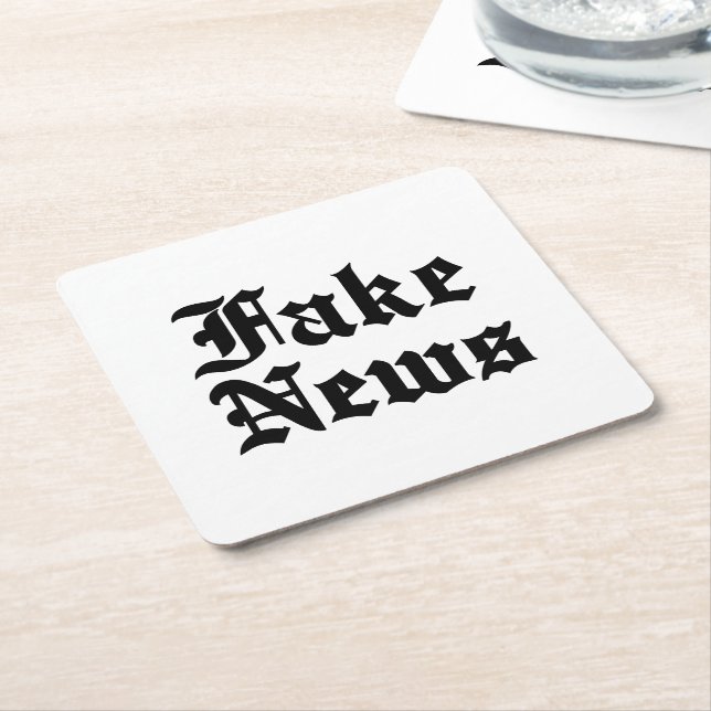 Posavasos Cuadrado De Papel Noticias falsas (En perspectiva)