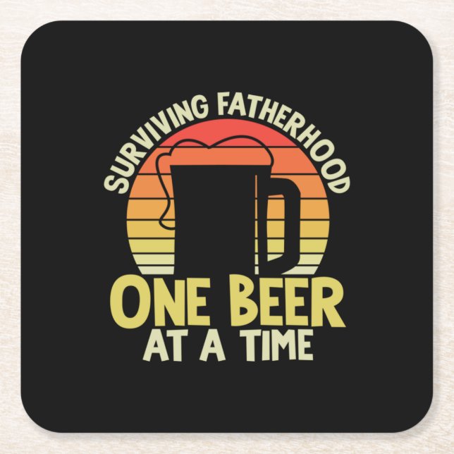Posavasos Cuadrado De Papel Papi Regalo Sobrevivir a la paternidad Una Cerveza (Anverso)
