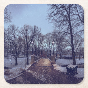 Posavasos Cuadrado De Papel Parque de la ciudad nevada de invierno por la noch