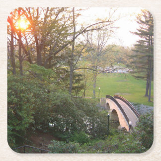 Posavasos Cuadrado De Papel Puente arco iris atardecer en el Grove City Colleg