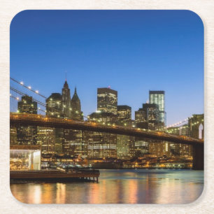 Posavasos Cuadrado De Papel Puente de Manhattan y de Brooklyn en la oscuridad