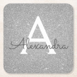 Posavasos Cuadrado De Papel Purpurina plateado de lujo y solapa Monograma Cump<br><div class="desc">Purpurina Silver Faux y Sparkle Elegant Monogram Fiasters de cumpleaños. Estas fiestas de cumpleaños,  duchas de novias,  Bodas o estrellas de soltero se pueden personalizar para incluir su nombre inicial y su nombre. Póngase en contacto con el diseñador para obtener elementos coincidentes personalizados.</div>