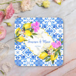 Posavasos Cuadrado De Papel Regalo de bodas Azulejos azules Lemon Bougainville<br><div class="desc">Baldosas azules Bougainvillea y limón Amalfi Positano estilo mediterráneo favorece la boda a medida regalos nombre personalizado embutidos de papel,  regalos personalizados de fiesta nupcial.</div>