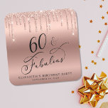 Posavasos Cuadrado De Papel Rosa Purpurina de Oro 60ª fiesta de cumpleaños<br><div class="desc">personalizado de moda 60 cumpleaños fiesta de montaña con "60 & Fabulous" en caligrafía elegante,  fondo de Relieve metalizado de imitación de oro rosa y purpurina de imitación de oro goteando rosa. Ideal para la decoración de las mesas,  que los clientes pueden llevarse a casa como regalo de recuerdo.</div>