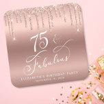 Posavasos Cuadrado De Papel Rosa Purpurina de Oro 75ª fiesta de cumpleaños<br><div class="desc">personalizados de moda para su fiesta de cumpleaños 75 con "75 & Fabulous" en un guión de caligrafía blanca,  un fondo de Relieve metalizado de imitación de oro rosa y un purpurina de imitación de oro goteando rosa.</div>
