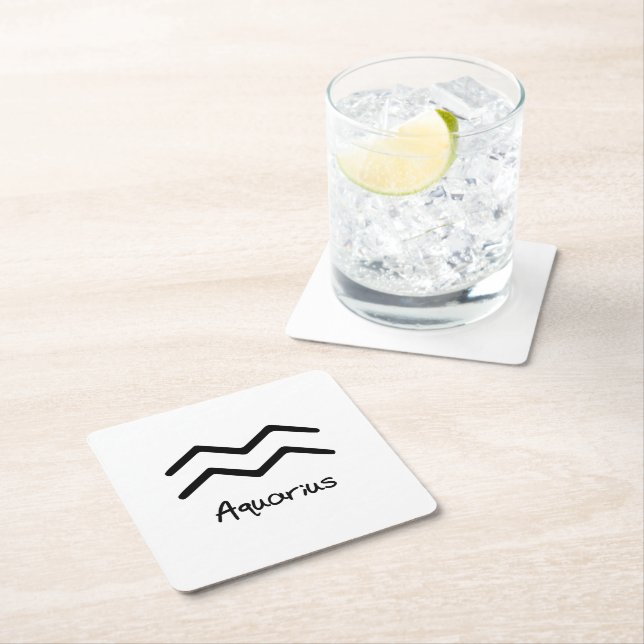 Posavasos Cuadrado De Papel Rótulo Aquarius Zodiac sobre fondo blanco (In situ)