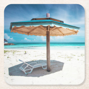 Posavasos Cuadrado De Papel Silla de playa y playa de plata de las arenas del