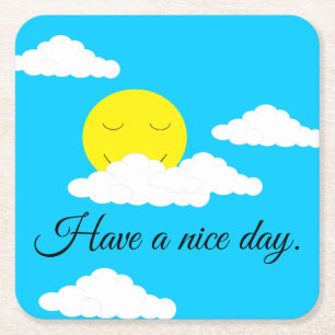 Posavasos Cuadrado De Papel Sol sonriente con nubes hinchadas: