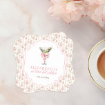 Posavasos Cuadrado De Papel 'Tini Bit mayor Martini Coquette Cumpleaños<br><div class="desc">Esta sofisticada y agradable invitación muestra un bonito diseño floral en rosa y blanco, ideal para una reunión de cumpleaños refinada. La adición de un martini con un arco aporta un toque de elegancia y crea un ambiente de moda para el evento. La frase "Tini bit older" sugiere un tema...</div>