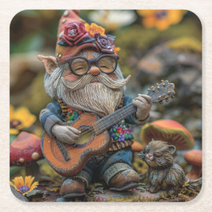 Posavasos Cuadrado De Papel Un bonito gnomo musical tocando la guitarra