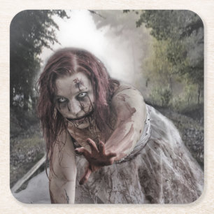 Posavasos Cuadrado De Papel Zombie en las pistas
