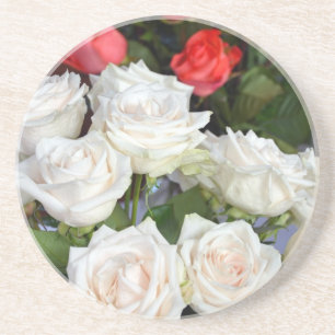 Posavasos De Arenisca Arreglo floral de rosas rojas y blancas