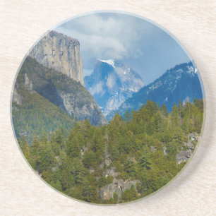 Posavasos De Arenisca EE. UU., California. Vista de Half Dome en Yosemit