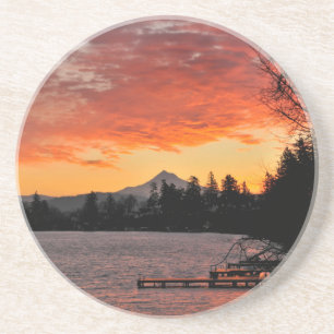 Posavasos De Arenisca EE. UU., Oregón. Lago Blue y Mt Hood al amanecer