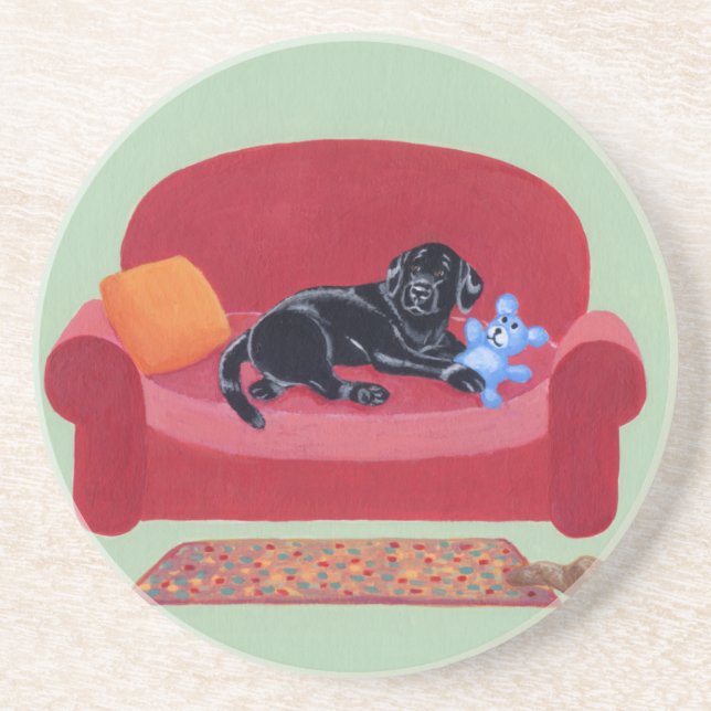 Posavasos De Arenisca Labrador negro en el sofá rosado (Frente)